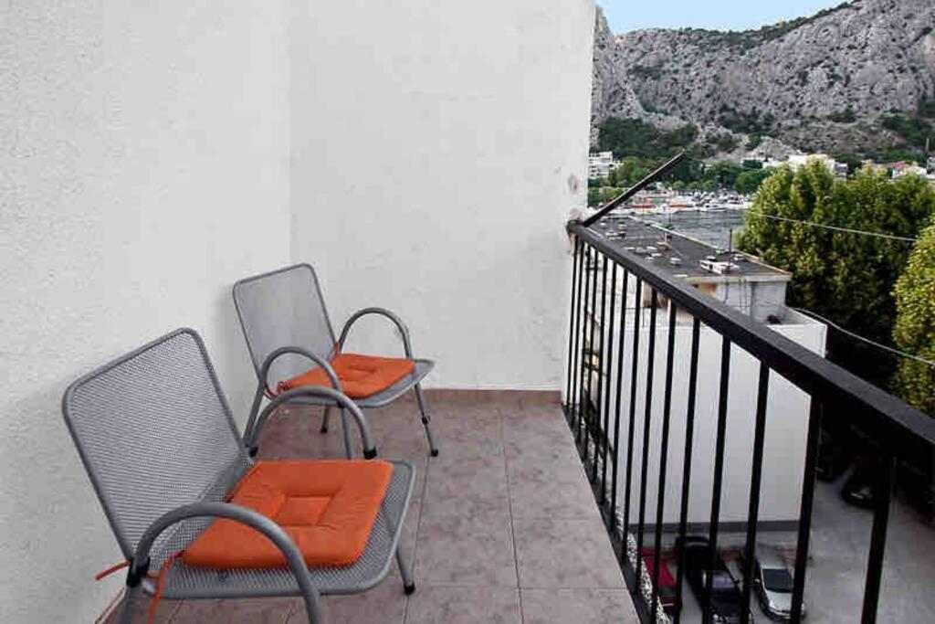 Sara Apartment Punta Omis Near Sandy Beach Exterior photo