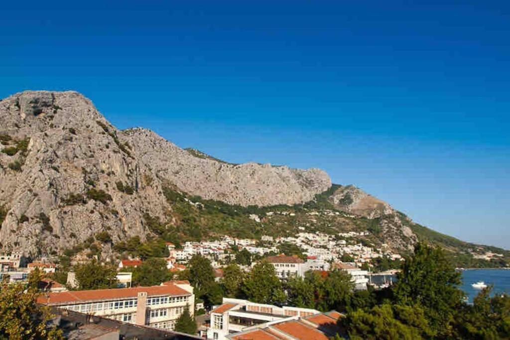 Sara Apartment Punta Omis Near Sandy Beach Exterior photo